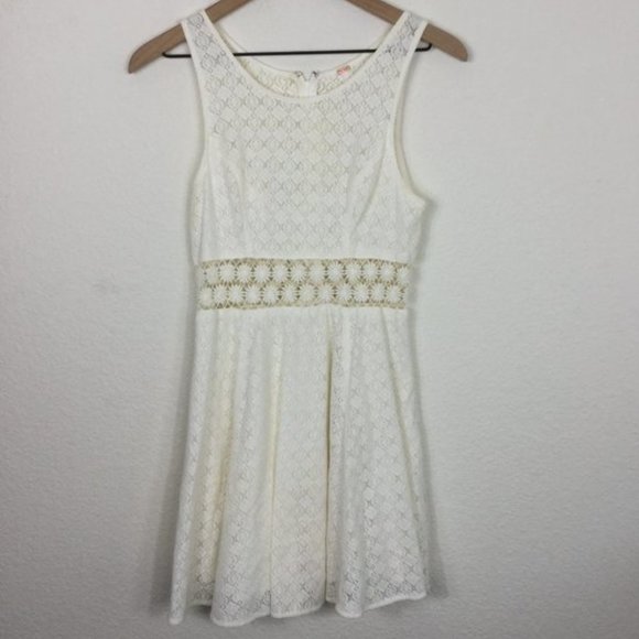 FREE PEOPLE beige cream daisy cut out sleeveless lined floral lace dress… - Picture 4 of 5